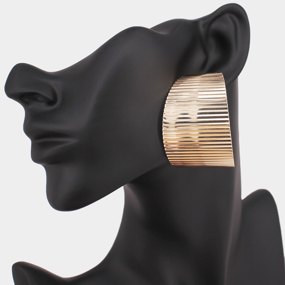 Textured bold hoop earrings - Picture 1 of 4